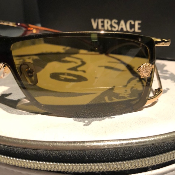 VERSACE Sunglasses - Picture 4 of 8